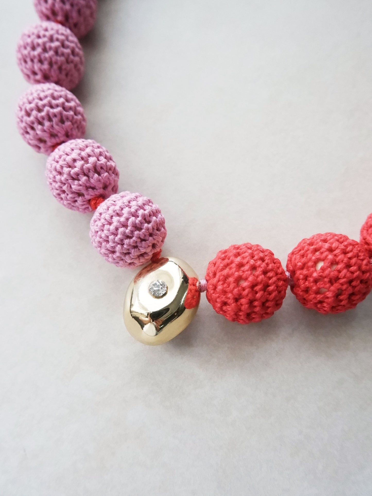 Bonnie Two-Tone Beaded Collar Necklace- lilac & red