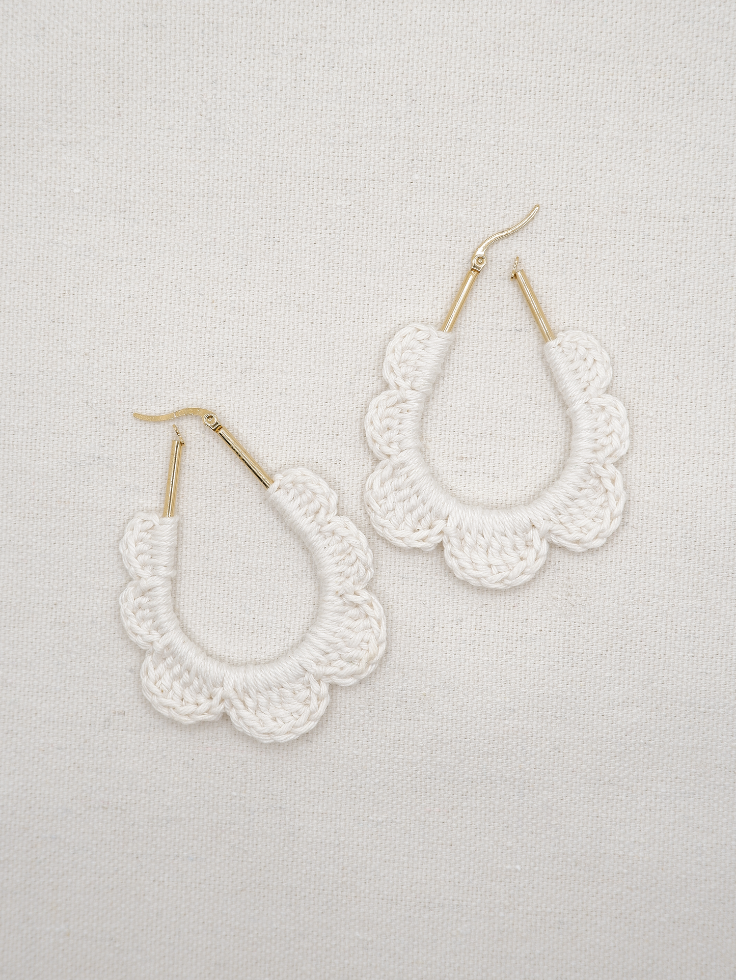 Cordelia scalloped teardrop hoops