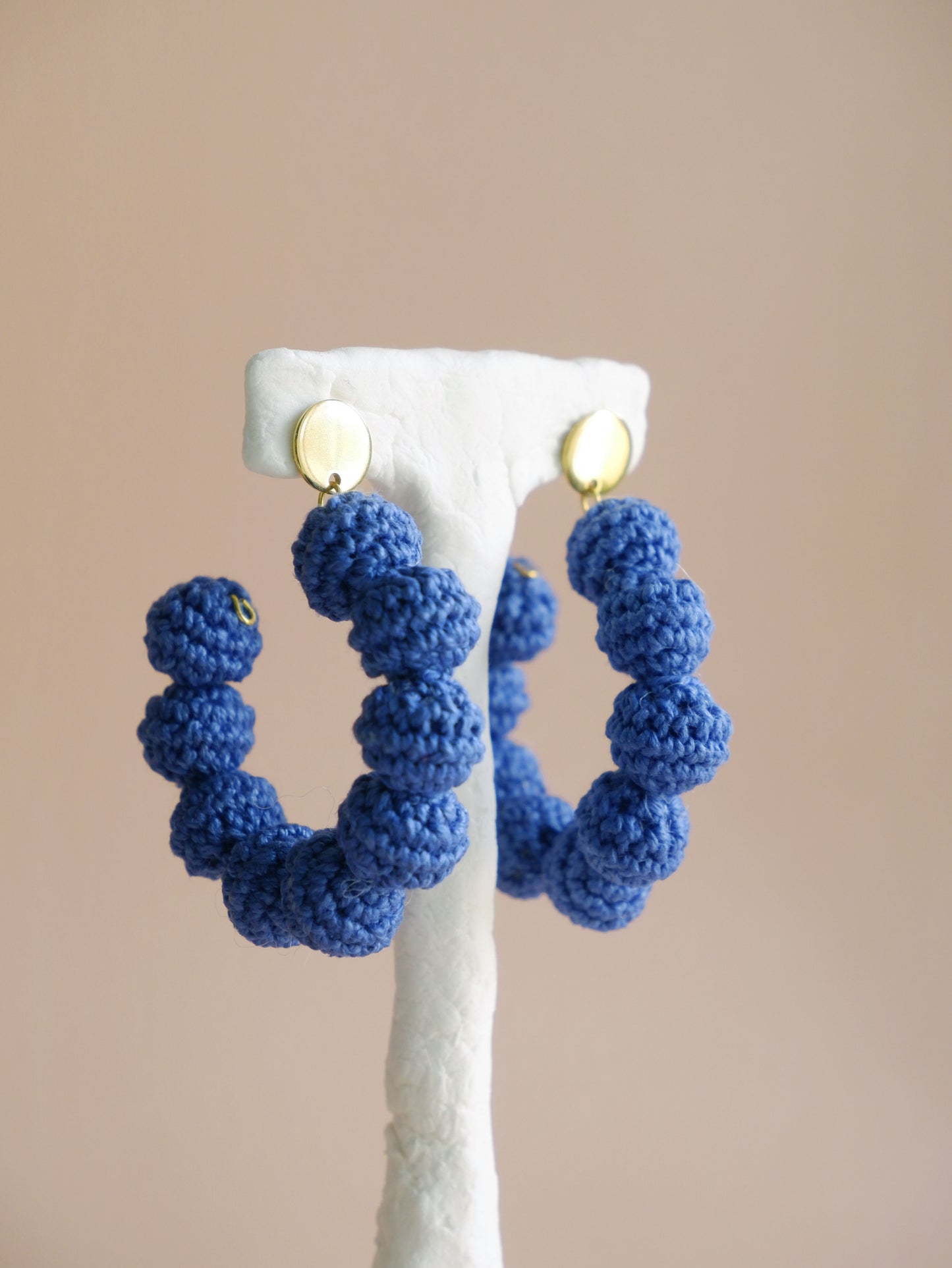 Aia crochet bonbon hoop earrings- Cool Tones