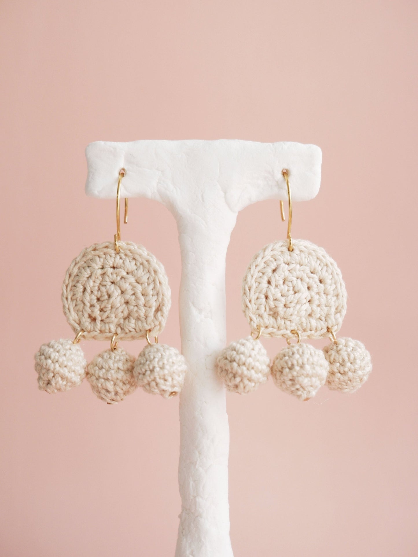 Sona crochet dangling earrings- Ecru