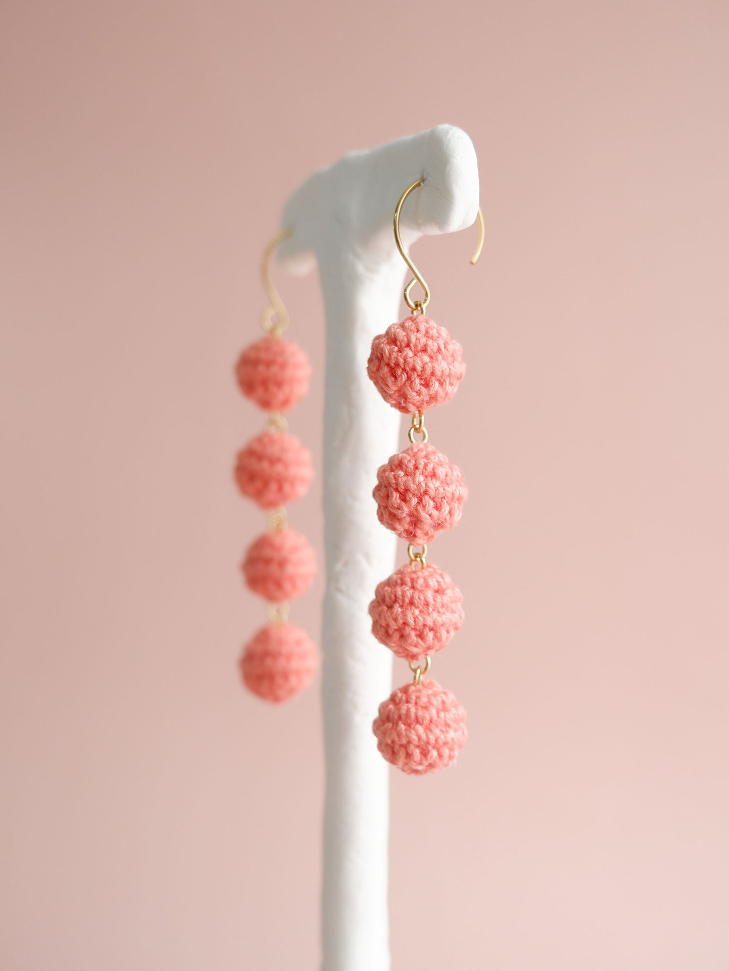 Ari crochet bonbon drop earrings- Peach