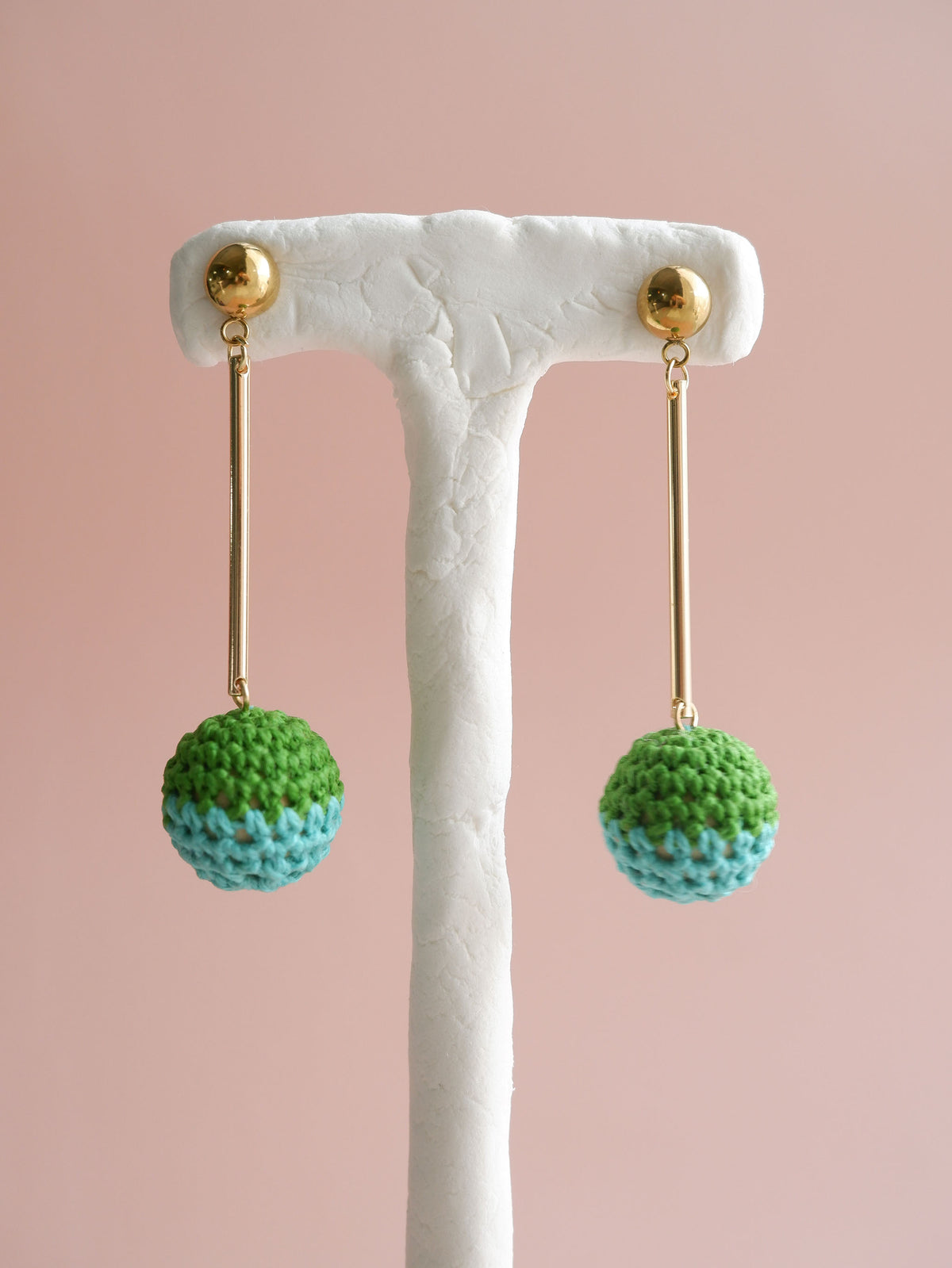 Colorblock Ball Colorblock crochet ball earrings- Peppermint – nyuki